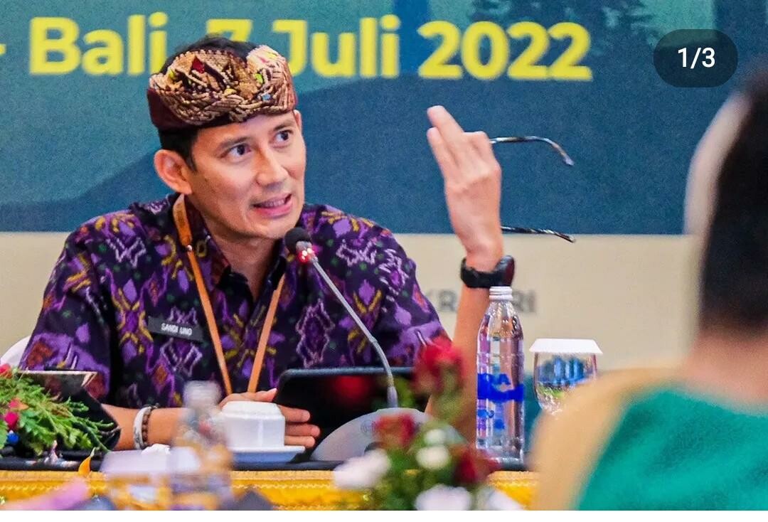 "Namun, masalah ekonomi ini yang harus kita lebih kupas tentang apa yang harus kita hadapi menghadapi potensi resesi tahun depan dan inflasi yang kita hadapi tahun ini," kata Menparekraf Sandiaga Uno pada Rabu (5/10/2022).